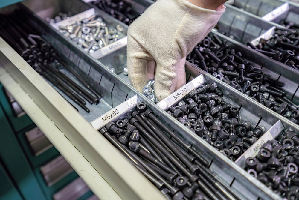 Bağlantı elemanlarında malzeme seçimi, güvenin temeli.