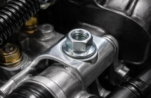 Otomotiv Sektöründe Flanşlı Somun Teknik Avantajlarıyla Öne Çıkar