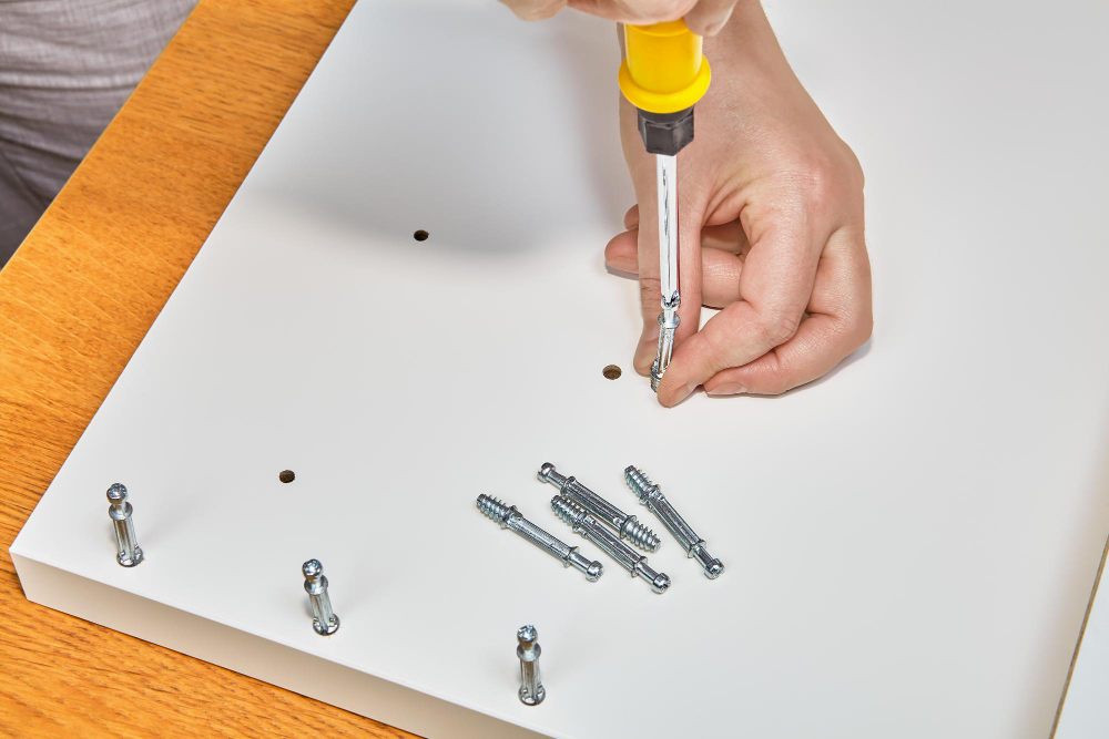 Zamandan kazanın, hasar vermeden perçin nasıl sökülür kolayca görün.